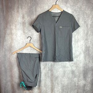 FIGS Gray Scrub Set